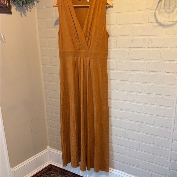 Soft Surroundings Dresses & Skirts - Soft surroundings dress maxi stretch pleated Sleeveless pockets small